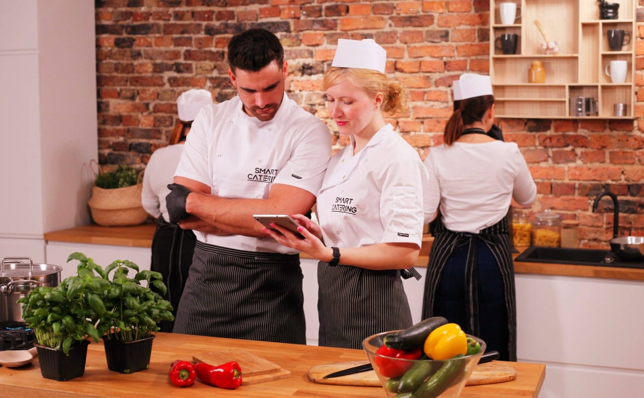 ปฏิวัติการรับประทานอาหารแบบไร้สัมผัส: เทคโนโลยี RFID ยกระดับการสั่งอาหารและชำระเงินอัจฉริยะในร้านอาหารได้อย่างไร