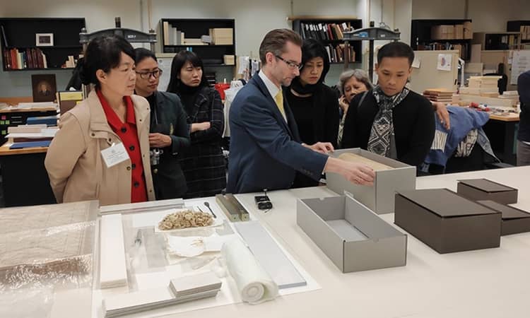 การปฏิวัติการติดตามงานศิลปะ: บทบาทของ RFID ในการจัดการและความปลอดภัย
